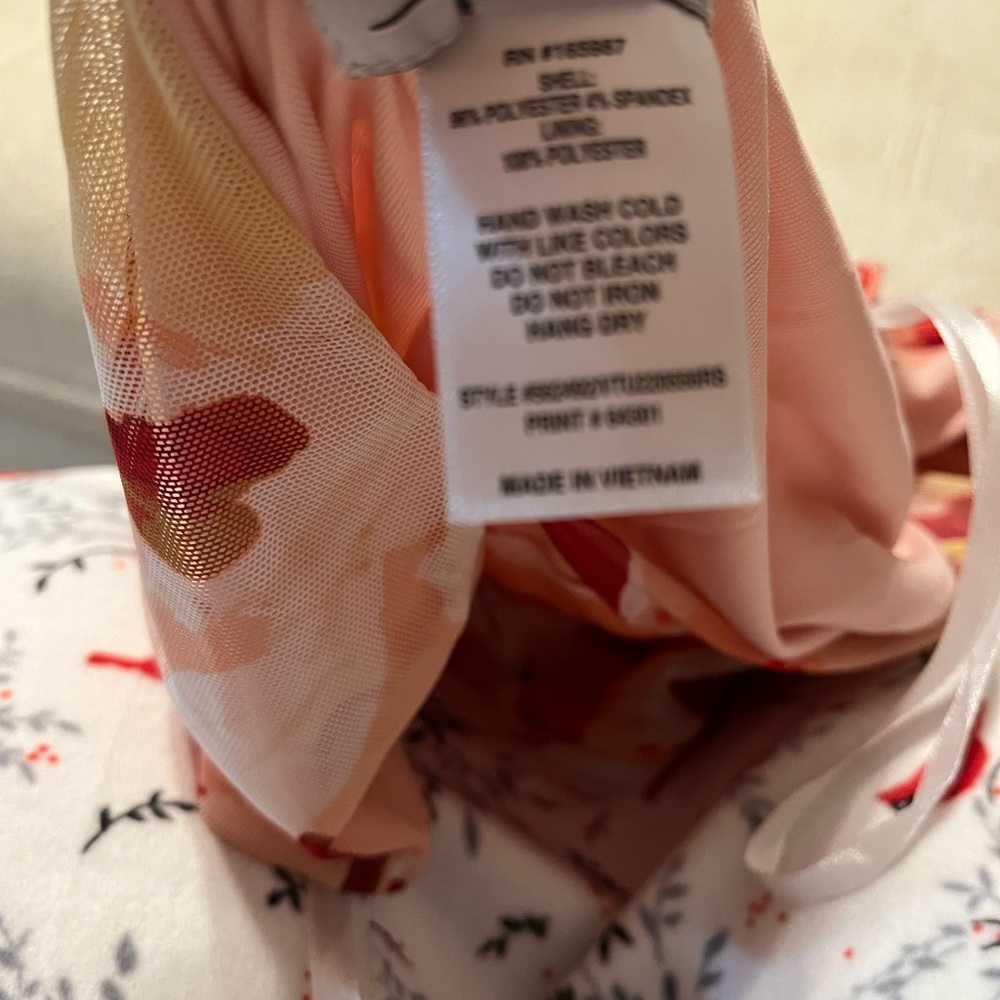 New beautiful dress size 14 - Picture 3 of 12